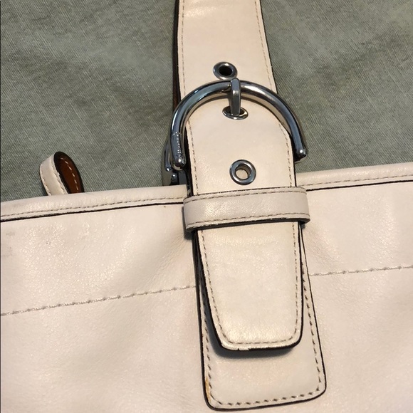 Used bag by coach size 9x14 - Picture 2 of 10